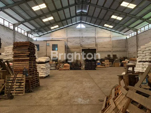 image DIJUAL GUDANG SIAP PAKAI PINGGIR JALAN YOS SUDARSO (1)