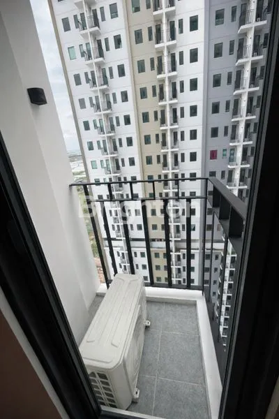 image HUNIAN MODERN & STRATEGIS DI OSAKA RIVERVIEW PIK 2 2BR SEMI FURNISHED LANTAI TINGGI SIAP HUNI (6)