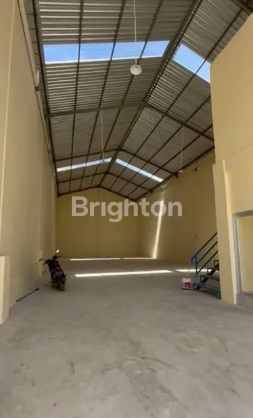 image GUDANG SIAP PAKAI DEKAT PELABUHAN PETI KEMAS (1)