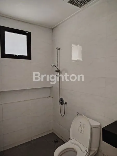 image DISEWAKAN RUMAH 2 LANTAI SIAP HUNI.\NCLUSTER EAST ASIA - GREEN LAKE CITY (7)