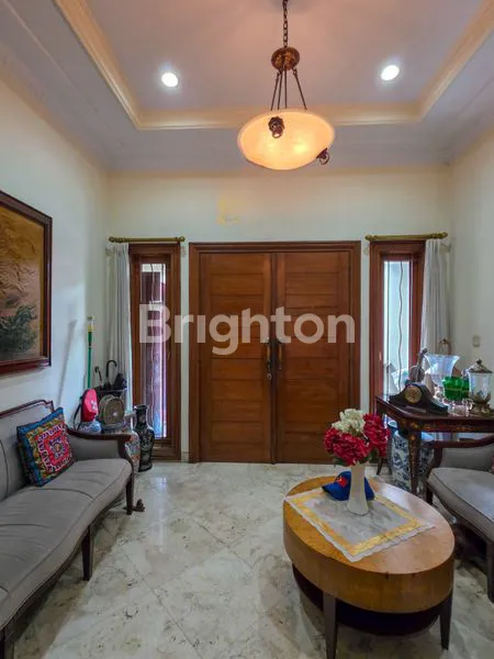 image RUMAH MEWAH 2,5 LANTAI DI BENDUNGAN HILIR, LT 420M² (3)