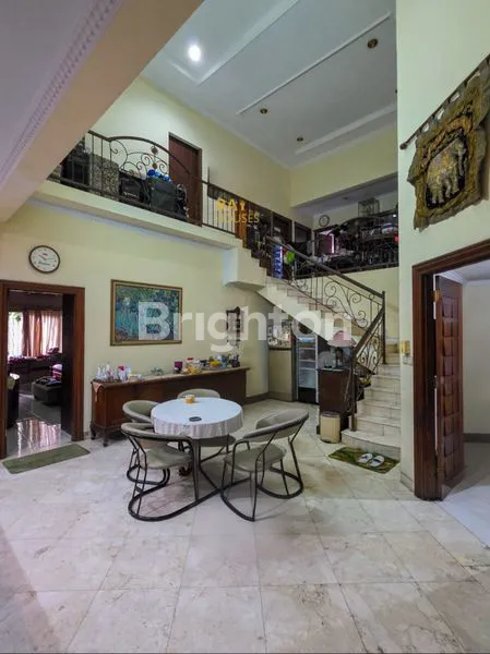 image RUMAH MEWAH 2,5 LANTAI DI BENDUNGAN HILIR, LT 420M² (4)