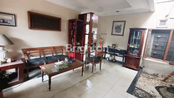 image RUMAH MEWAH LT 300M² DI TAMAN BOUGENVILLE, DEKAT LRT (5)