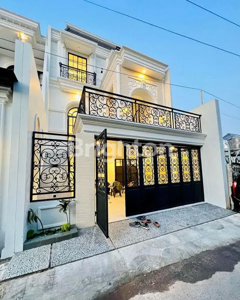 image RUMAH 3 LANTAI 160 M2 AMERICAN CLASSIC JAGAKARSA JAKARTA SELATAN (1)