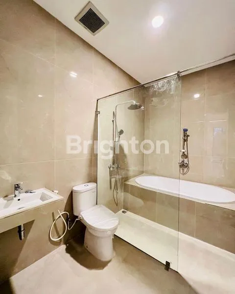 image RUMAH 3 LANTAI 160 M2 AMERICAN CLASSIC JAGAKARSA JAKARTA SELATAN (7)