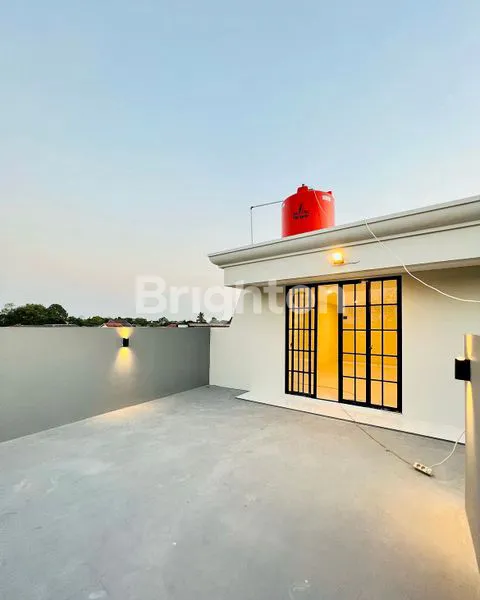 image RUMAH 3 LANTAI 160 M2 AMERICAN CLASSIC JAGAKARSA JAKARTA SELATAN (8)