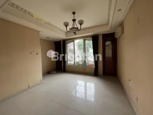 image  RUMAH ELITE GRAHA FAMILI DEKAT PAKUWON MALL, DEKAT GRAHA FAMILI LOOPS, DEKAT KAMPUS UNESA LIDAH  (3)