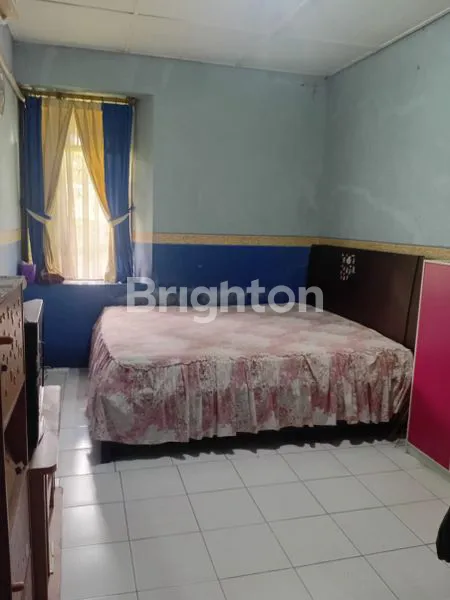 image RUMAH ASRI DENGAN HALAMAN  LUAS DI KOMPLEK ARCO (4)