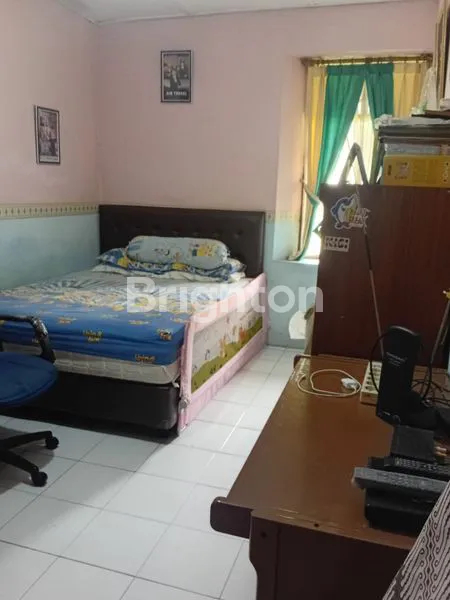 image RUMAH ASRI DENGAN HALAMAN  LUAS DI KOMPLEK ARCO (5)