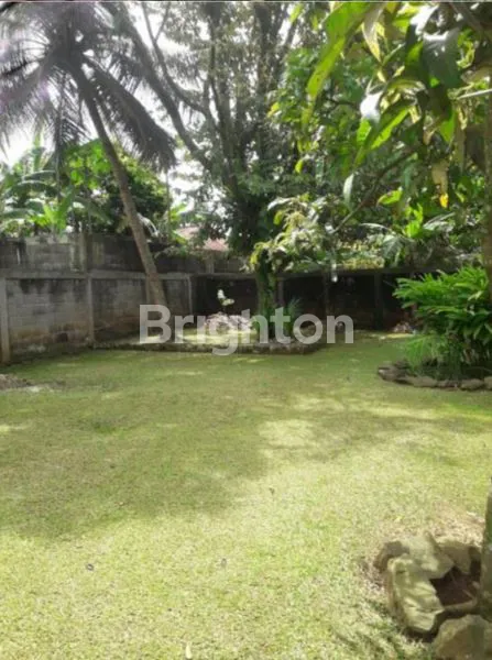 image RUMAH ASRI DENGAN HALAMAN  LUAS DI KOMPLEK ARCO (8)