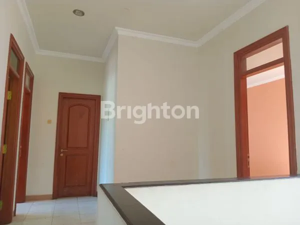 image RUMAH 2 LT  SIAP HUNI EKSKLUSIVE DI CLUSTER TERDEPAN PANTAI MENTARI KENJERAN DEKAT PAKUWON CITY, KAMPUS UNAIR, ITS  DAN RS  MITRA KELUARGA (5)