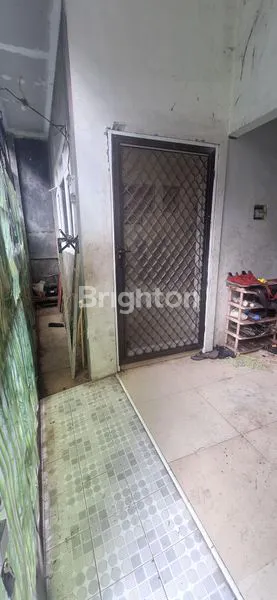 image DIJUAL RUMAH JELAMBAR 21/2 LANTAI (6)