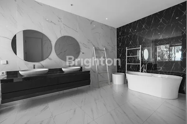 image FORSALE LUXURY VILLA WITH PANORAMIC ROOFTOP AND SEA VIEW IN JIMBARAN (6)