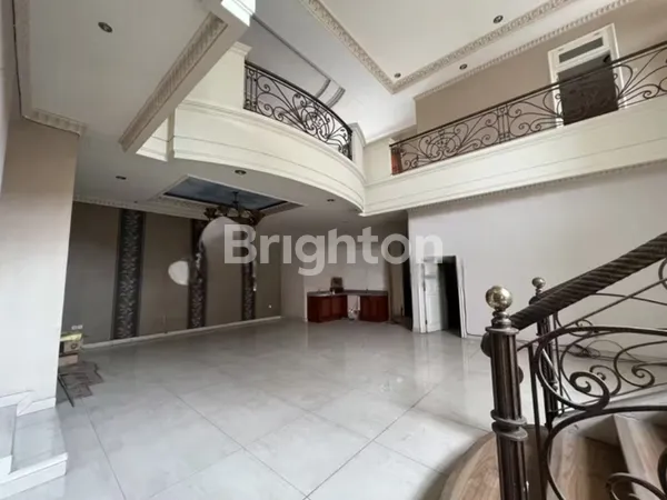 image  RUMAH ELITE GRAHA FAMILI DEKAT PAKUWON MALL, DEKAT GRAHA FAMILI LOOPS, DEKAT KAMPUS UNESA LIDAH  (2)