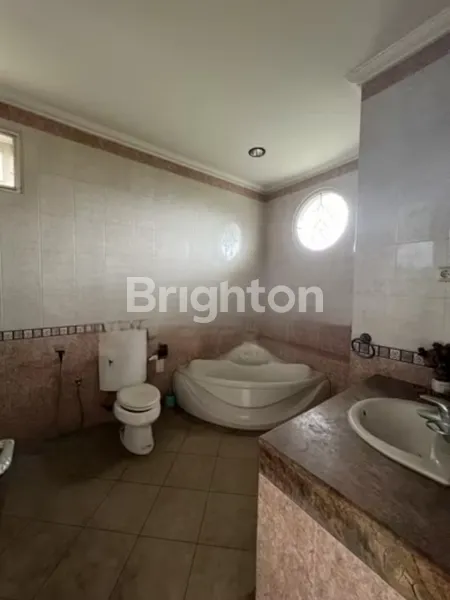 image  RUMAH ELITE GRAHA FAMILI DEKAT PAKUWON MALL, DEKAT GRAHA FAMILI LOOPS, DEKAT KAMPUS UNESA LIDAH  (4)