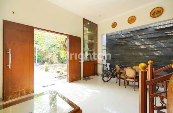 image RUMAH MEWAH GRAND CIBUBUR COUNTRY (2)