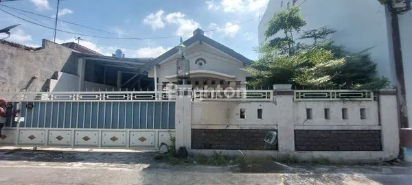 image RUMAH 300M2, 3KT, LOKASI STRATEGIS DI GENTAN (1)