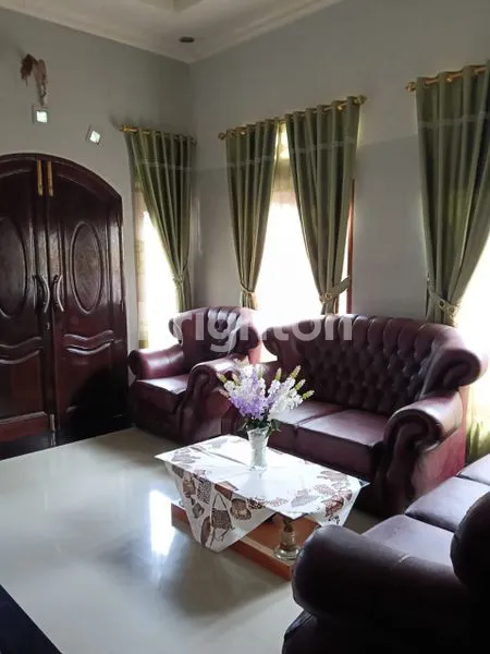 image RUMAH MEWAH DAN LAHAN DENGAN 3 SHM  , GRATIS PERABOTAN RUMAH  (4)