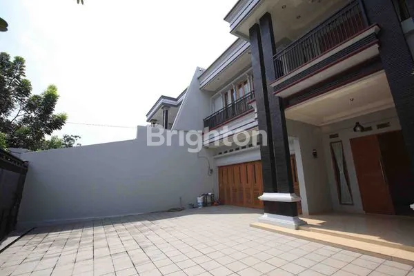 image RUMAH LUAS DAN MEGAH DI SRENGSENG KELAPA DUA JAKARTA BARAT (2)