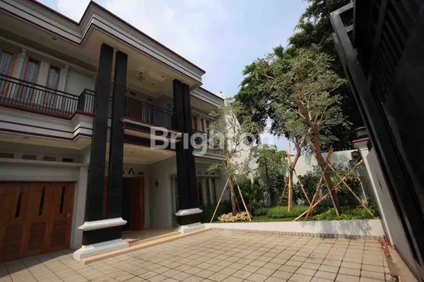 image RUMAH LUAS DAN MEGAH DI SRENGSENG KELAPA DUA JAKARTA BARAT (1)