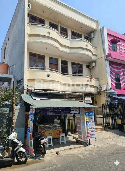 image RUMAH SIAP HUNI & INVESTASI DI MANGGA BESAR, LT 168M² (1)
