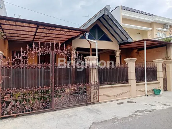 image DIJUAL RUMAH SIAP HUNI AREA PASAR KLIWON (1)
