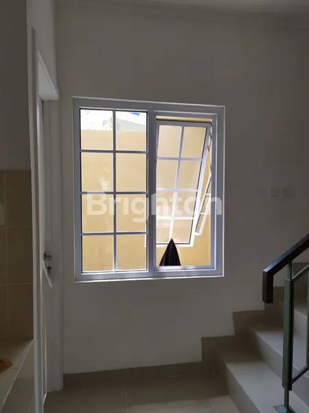 image RUMAH 2 LANTAI SIAP HUNI AREA PARAMOUNT SIMONGAN SEMARANG (7)