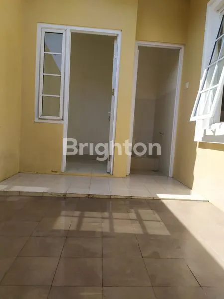 image RUMAH 2 LANTAI SIAP HUNI AREA PARAMOUNT SIMONGAN SEMARANG (6)