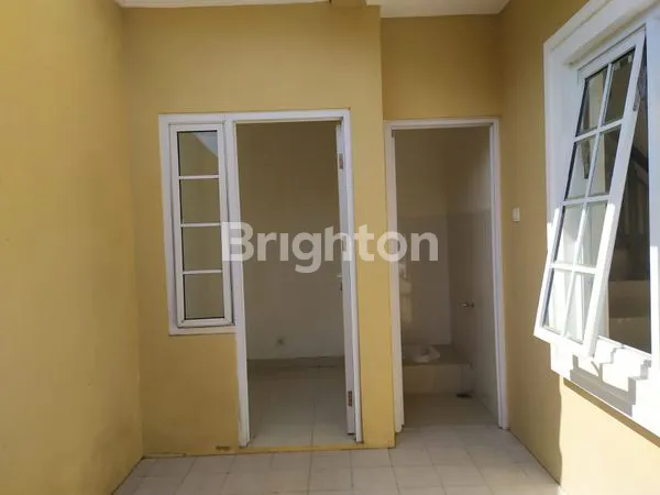 image RUMAH 2 LANTAI SIAP HUNI AREA PARAMOUNT SIMONGAN SEMARANG (5)
