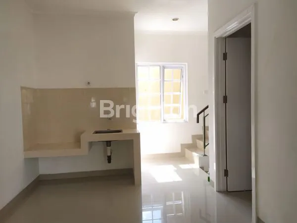 image RUMAH 2 LANTAI SIAP HUNI AREA PARAMOUNT SIMONGAN SEMARANG (1)