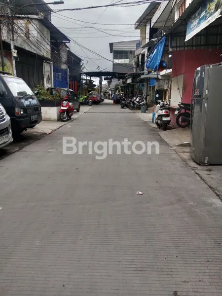 image RUMAH TUA BENTUK KONTRAKAN JELAMBAR (7)