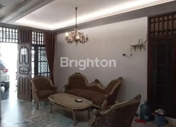 image RUMAH 2 LANTAI KEBON JERUK (2)