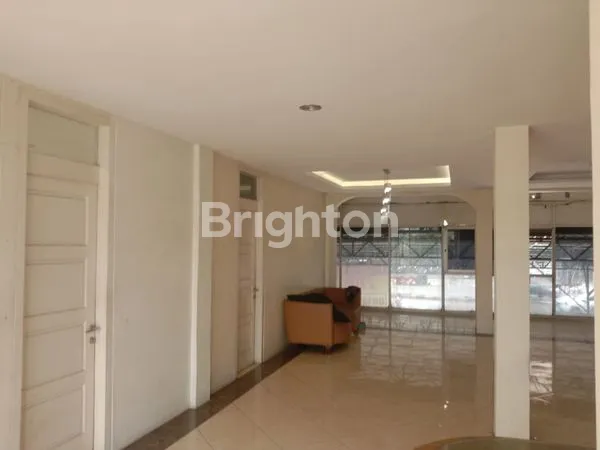 image RUKO 3LANTAI SIAP PAKAI DENGAN TANAH YANG LUAS DI CIPUTAT RAYA. (3)