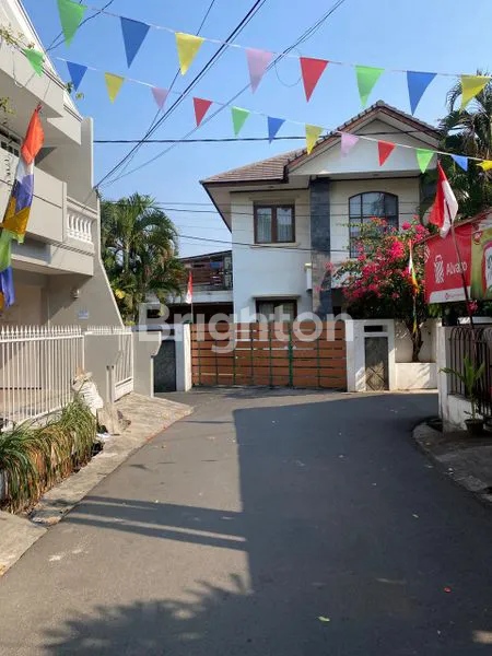 image RUMAH PUTIH MODERN KEMANGGISAN (5)