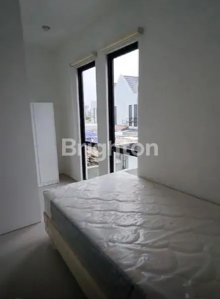 image RUMAH SEMI FURNISHED CITRA GARDEN PURI (8)