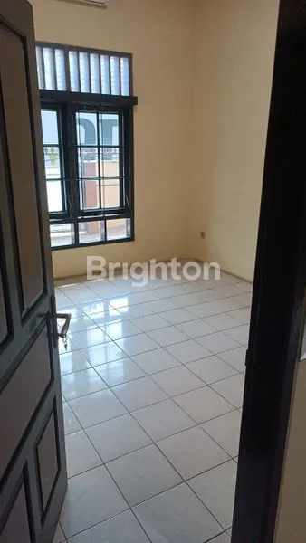 image *RUMAH MEWAH TERBAIK SIAP PAKAI LINGKUNGAN NYAMAN DI TENGAH KOTA SOLO* (5)