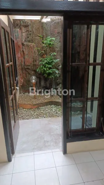 image *RUMAH MEWAH TERBAIK SIAP PAKAI LINGKUNGAN NYAMAN DI TENGAH KOTA SOLO* (8)