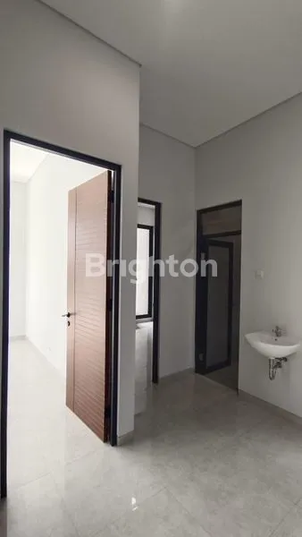 image RUMAH 2 LANTAI MODERN DI MANYAR, DEKAT GALAXY MALL (7)