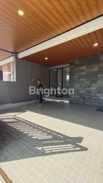 image RUMAH 2 LANTAI MODERN DI MANYAR, DEKAT GALAXY MALL (2)