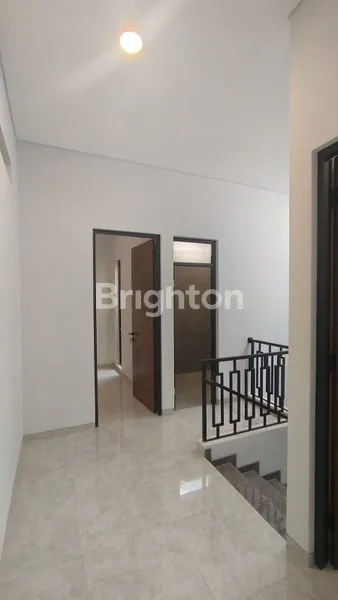 image HUNIAN EKSKLUSIF MANYAR, 4+1 KT & HADAP UTARA (2)