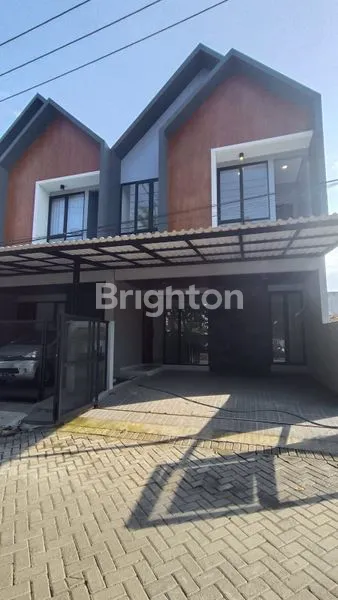 image HUNIAN EKSKLUSIF MANYAR, 4+1 KT & HADAP UTARA (1)