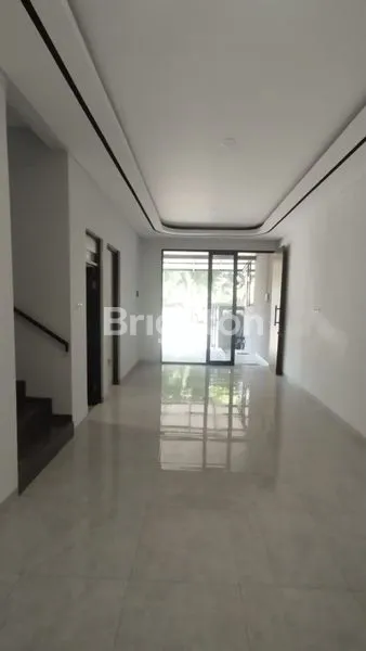 image HUNIAN EKSKLUSIF MANYAR, 4+1 KT & HADAP UTARA (6)