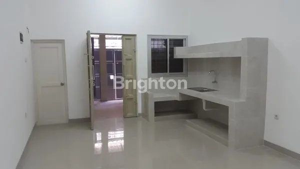 image JUAL RUMAH 3 LANTAI 3 KITCHEN SET 2 KAMAR PER LANTAI. COCOK UNTUK TEMPAT KOST / PENGINAPAN DI KARTINI, JAKARTA PUSAT (6)
