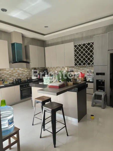 image DIJUAL RUMAH CANTIK DI SPRING  (3)