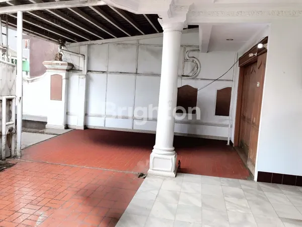 image RUMAH LOKASI STRATEGIS DI JAKARTA SELATAN LT: 317 M2 (2)