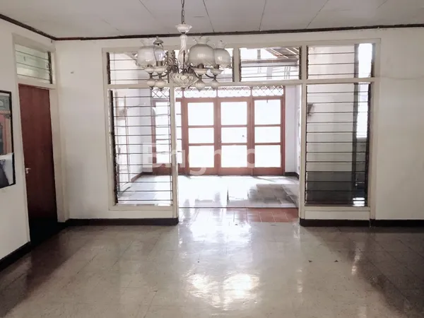 image RUMAH LOKASI STRATEGIS DI JAKARTA SELATAN LT: 317 M2 (7)