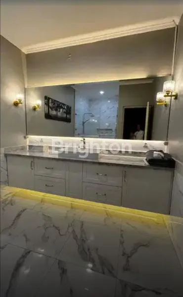 image RUMAH MEWAH 3 LANTAI FULL RENOVASI DI JAK-SEL (5)