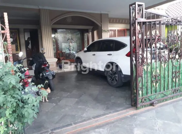 image RUMAH SEMI KLASIK DI PALEM SEMI KARAWACI DEKAT UPH (2)