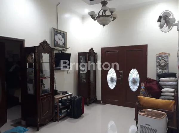 image RUMAH SEMI KLASIK DI PALEM SEMI KARAWACI DEKAT UPH (6)