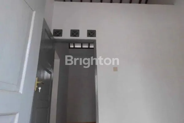 image RUMAH 2 LANTAI 4KT DI MOJOSONGO, DEKAT ISI (6)